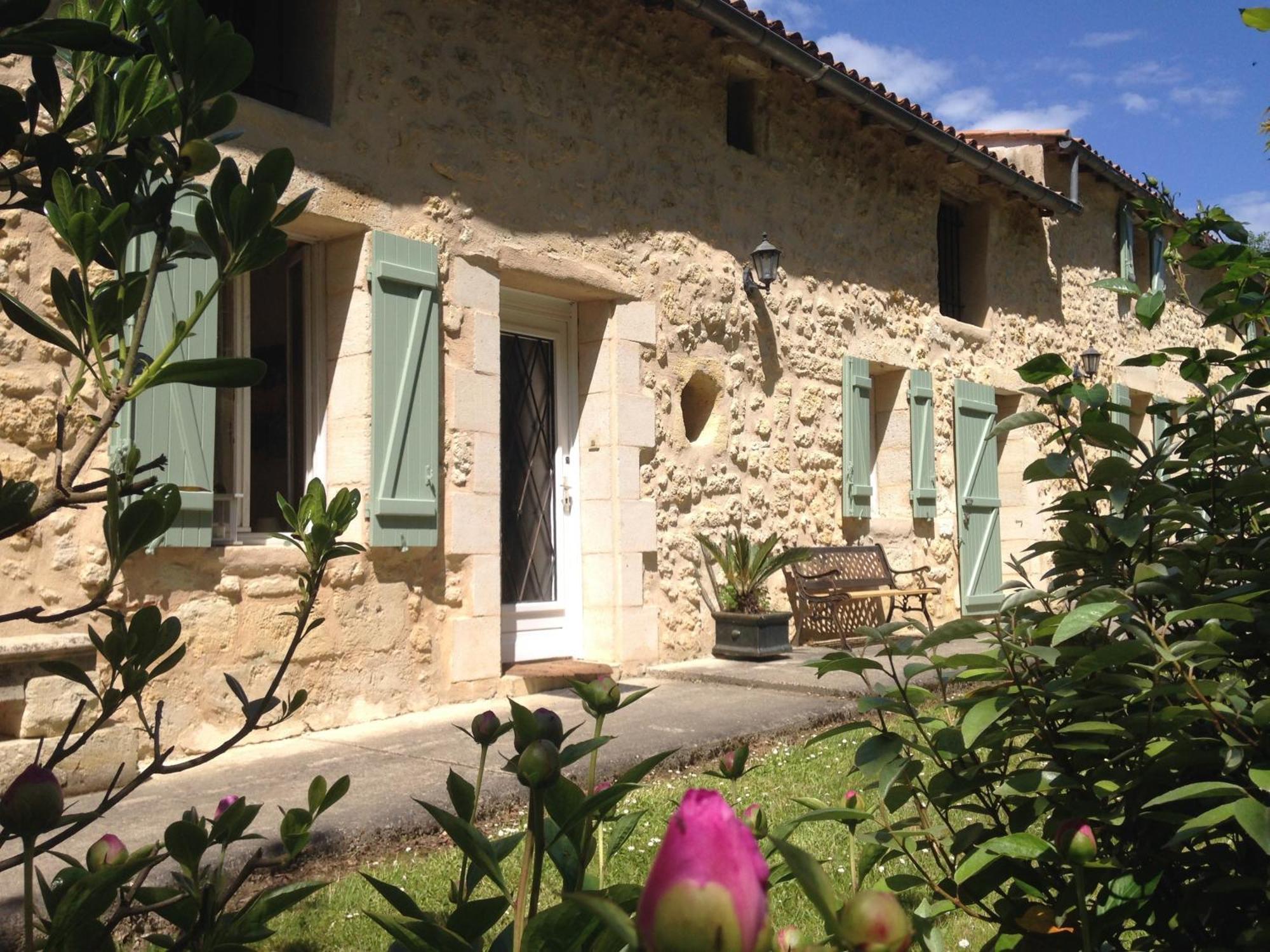 Gite La Maison De La Pimpine Lignan De Bordeaux Exteriör bild