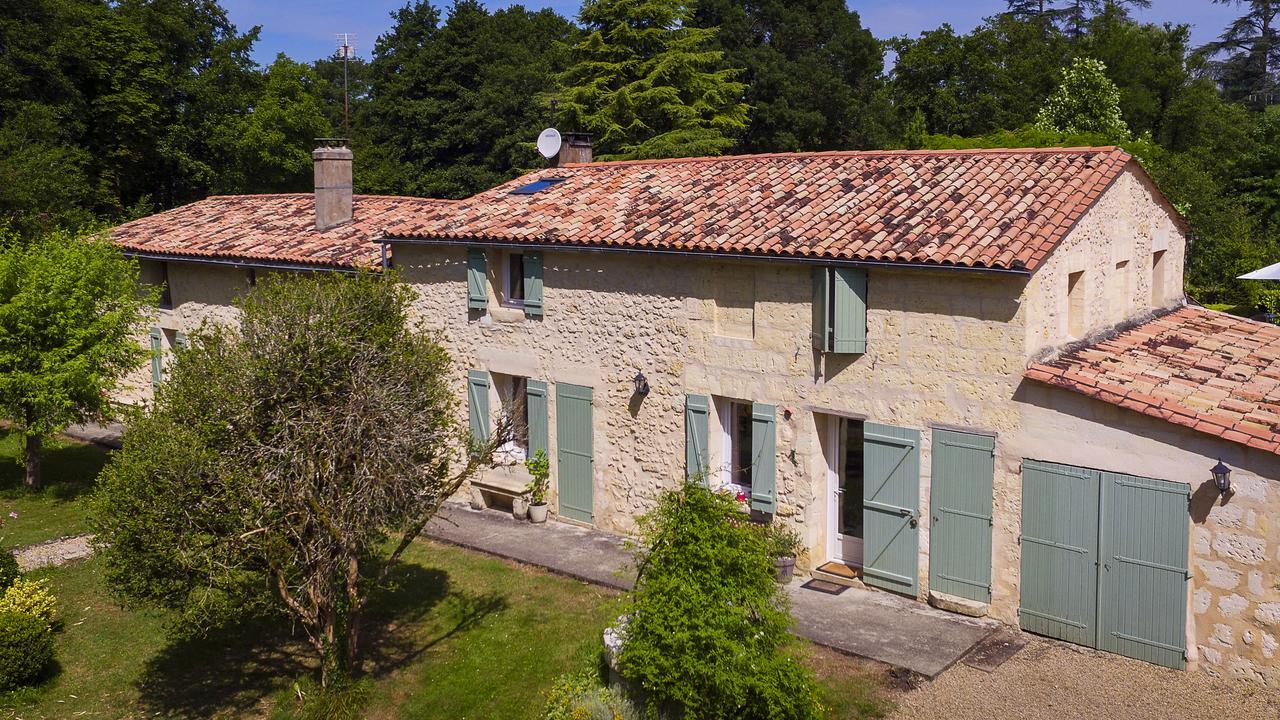 Gite La Maison De La Pimpine Lignan De Bordeaux Exteriör bild